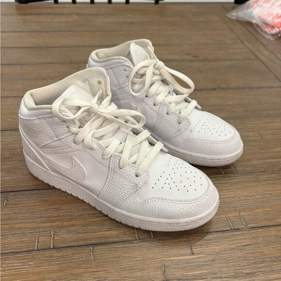 nike air jorden white high top sneakers size 6y - Picture 6 of 8